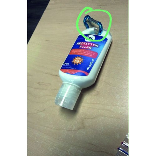 PROTECTOR SOLAR CON MOSQUETON